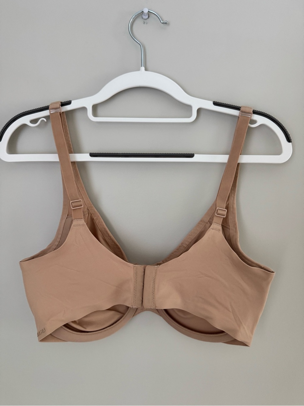 SKIMS Smoothing Intimates Unlined Minimizer Bra - Color: CLAY - Picture 5 of 16